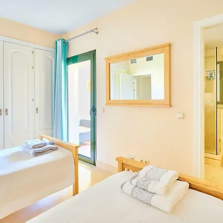 Capanes Del Golf Apartment Benahavis